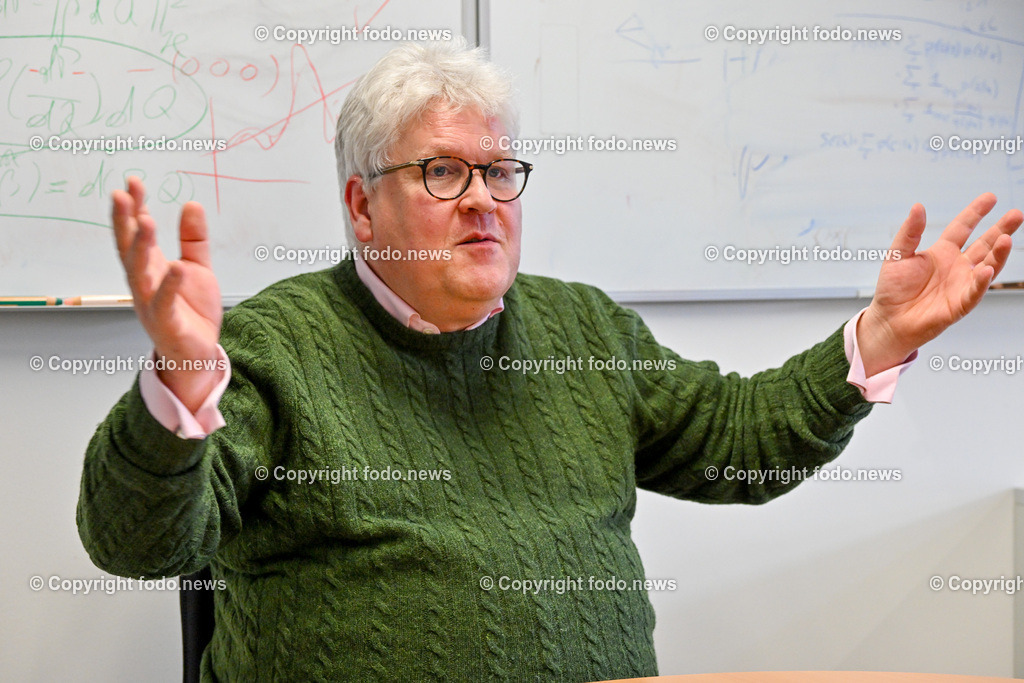 Sepp Hochreiter_ JKU-Institut fuer Machine Learning_ 09.02.2024-29 | 09.02.2024, Johannes Kepler Universitaet Linz, AUT, JKU, Johannes Kepler Universitaet Linz, im Bild Sepp Hochreiter (JKU, Leitung Institut fuer Machine Learning)