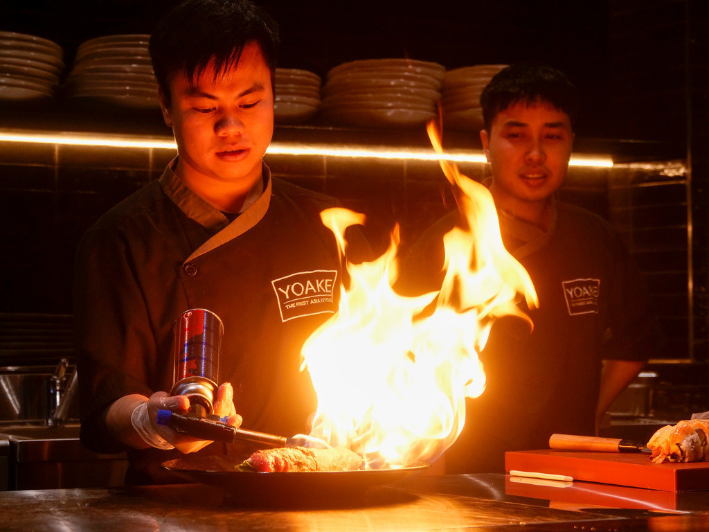 Yaoke | Ludwigsburg - Neueröffnung des asiatischen Restaurants " Yaoke " im alten Gasthof Waldhorn gegenüber vom Schloss. - Realisiert mit Pictrs.com