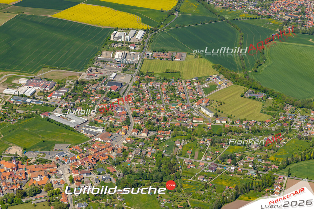Das Luftbild der Stadt Römhild wurde 2022 vom Flugzeug heraus erstellt (keine Drohnen-Aufnahmen) Aufnahmehöhe ca.450 Meter- hohe Bildauflösung und Druck-Qualität. Garantiert!