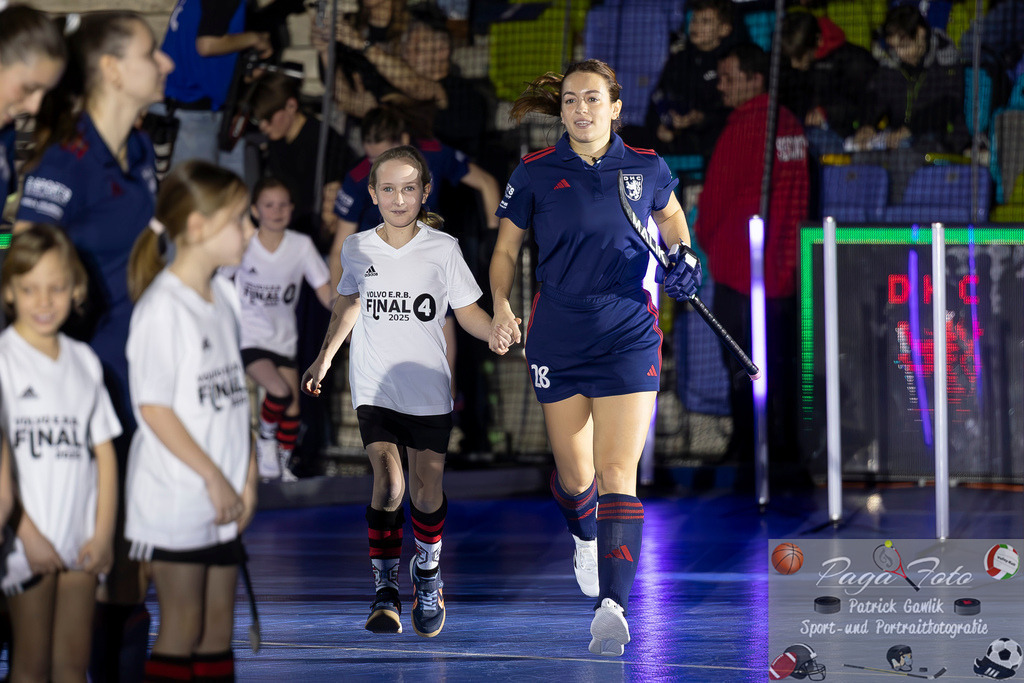 Volvo E.R.B. Final 4 Halbfinale Frauen: Mannheimer HC - Düsseldorfer HC, 25.01.2025 | Tessa Schubert (Düsseldorfer HC #28), Mannheimer HC - Düsseldorfer HC, Frankfurt, Süwag Arena, 25.1.2025 - Realisiert mit Pictrs.com