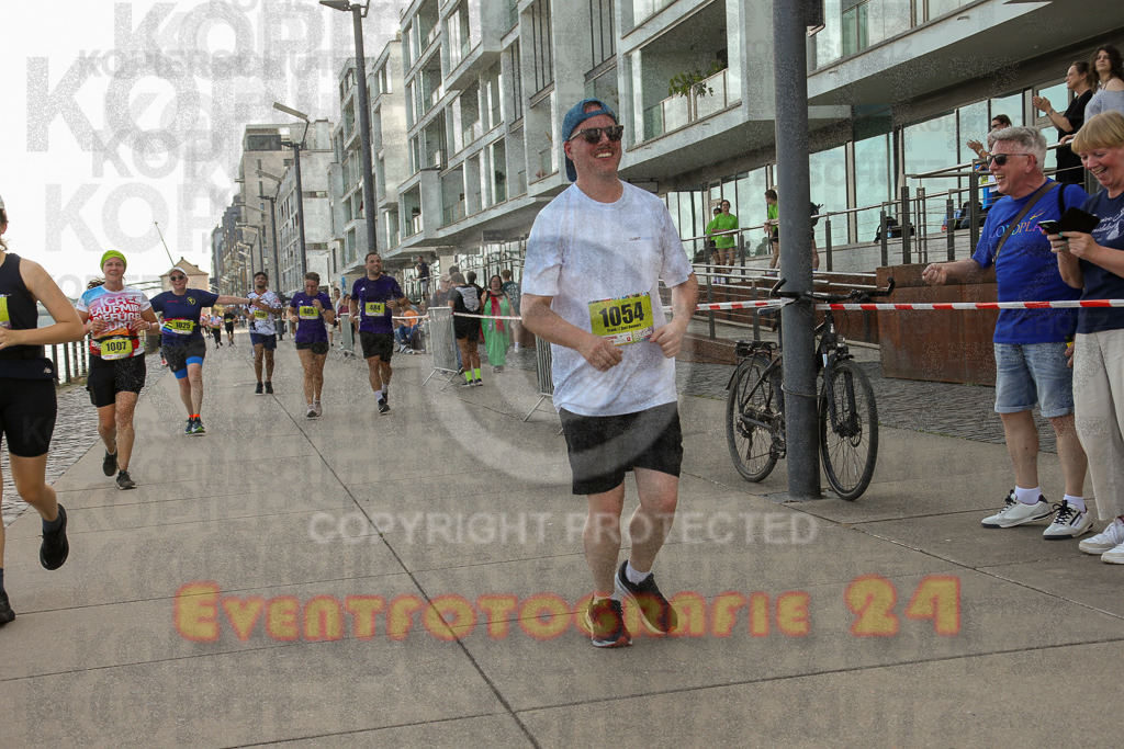 250920_1455_EX1_8231 | Sportfotografie im Rhein-Sieg Kreis, Köln, Bonn, NRW, Rheinland Pfalz, Hessen, etc. Unser Tätigkeitsfeld umfasst den Laufsport vom Volkslauf über den Marathon, Duathlon, Triathon bis zum Ultralauf wie Kölnpfad Ultra oder Schindertrail.