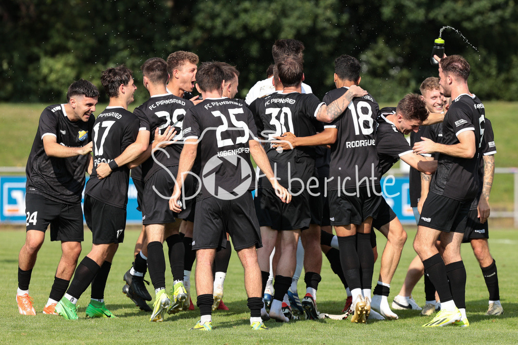 TSV 1861 Nördlingen - FC Pipinsried | Professionelle Sportfotos aus den Bereichen Fußball, Eishockey, Handball und vieles mehr. Ob Sieg oder Niederlage