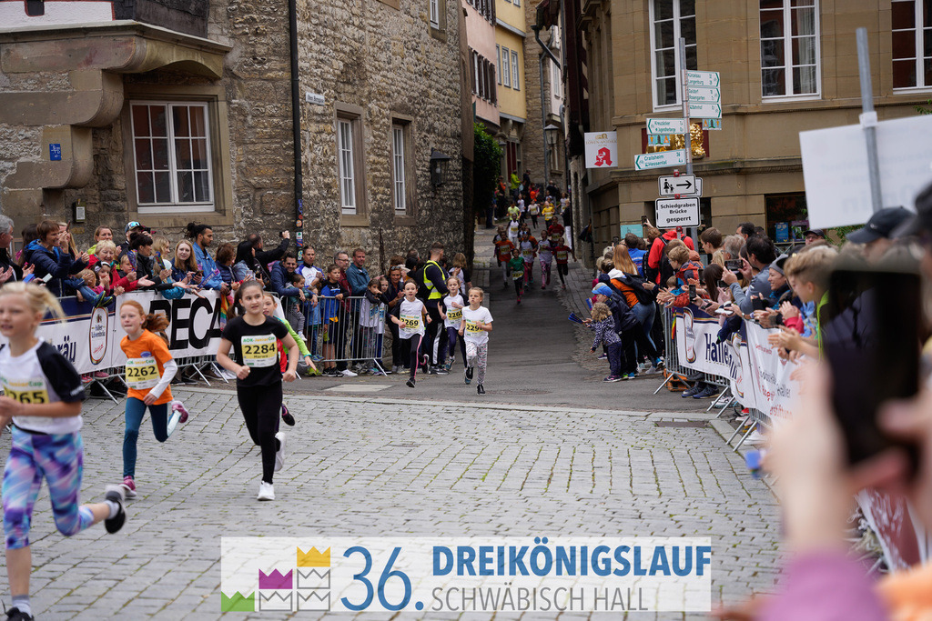 AOK Junior Cup 400m | 3Königslauf 2022 AOK Junior Cup 400m - Realisiert mit Pictrs.com