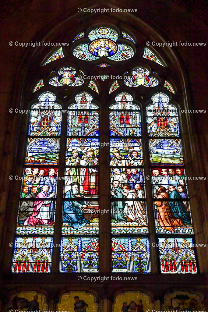 Domplatz Linz_ Mariendom_ Neuer Dom_ 07.02.2023-2 | 07.02.2023, Domplatz Linz, AUT, Mariendom, Neuer Dom, im Bild Domfenster zum Dombau