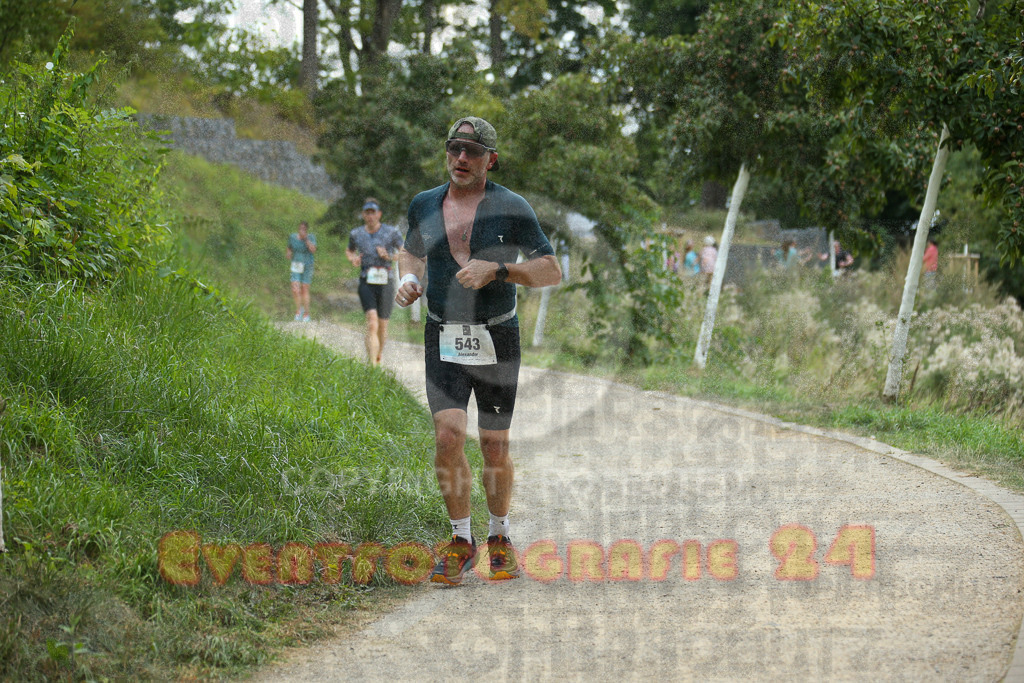 250824_1407_EX1_5054 | Sportfotografie im Rhein-Sieg Kreis, Köln, Bonn, NRW, Rheinland Pfalz, Hessen, etc. Unser Tätigkeitsfeld umfasst den Laufsport vom Volkslauf über den Marathon, Duathlon, Triathon bis zum Ultralauf wie Kölnpfad Ultra oder Schindertrail.