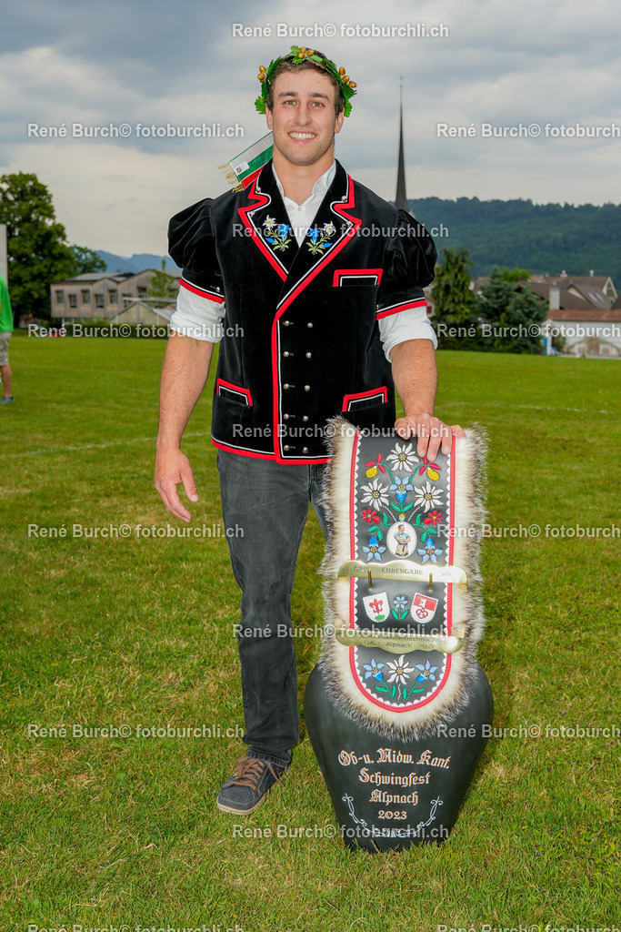 RB_05659 | René Burch leidenschaftlicher Fotograf aus Kerns in Obwalden.  Hier finden sie Sport, Landschaft und Natur Fotografie.
 - Realisiert mit Pictrs.com
