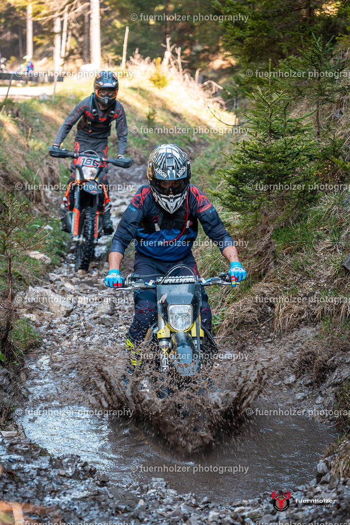 fuernholzer_250501-C1-55 | Fotografische Impressionen von der Red Stag Enduro Extreme by fuernholzer-photography.com. Endurosport in Österreich fotografisch festgehalten von fuernholzer. Auftragsfotografie für Private, Gewerbefotos und Industriefotografie. Eventfotografie, Sportfotografie und Motorsportfotografie. Anbieter von Fotoworkshops, Fototraining, fotografischen Vorträgen und Fotoseminaren.