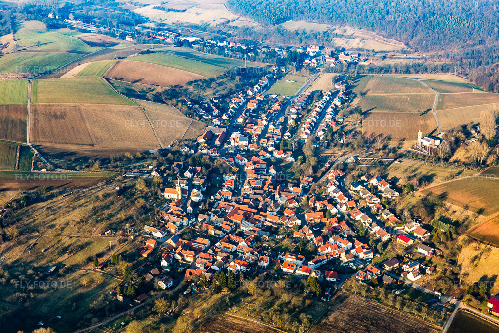 Luftbild: Dorf - Ansicht im Ortsteil Wiebelsbach in Groß-Umstadt im Bundesland Hessen in Deutschland. Foto: IMG_096795.jpg vom 15.02.2017 durch Werner Riehm/FLY-FOTO.de
