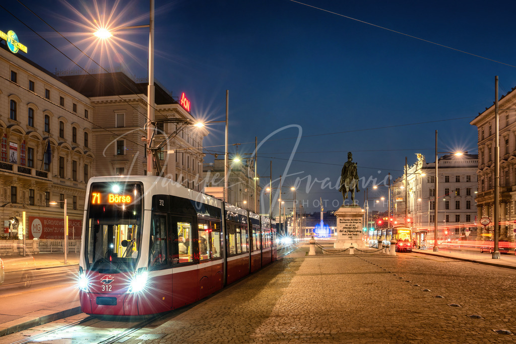 Schwarzenbergplatz | Kaiser Franz Josef Denkmal am Schwarzenbergplatz