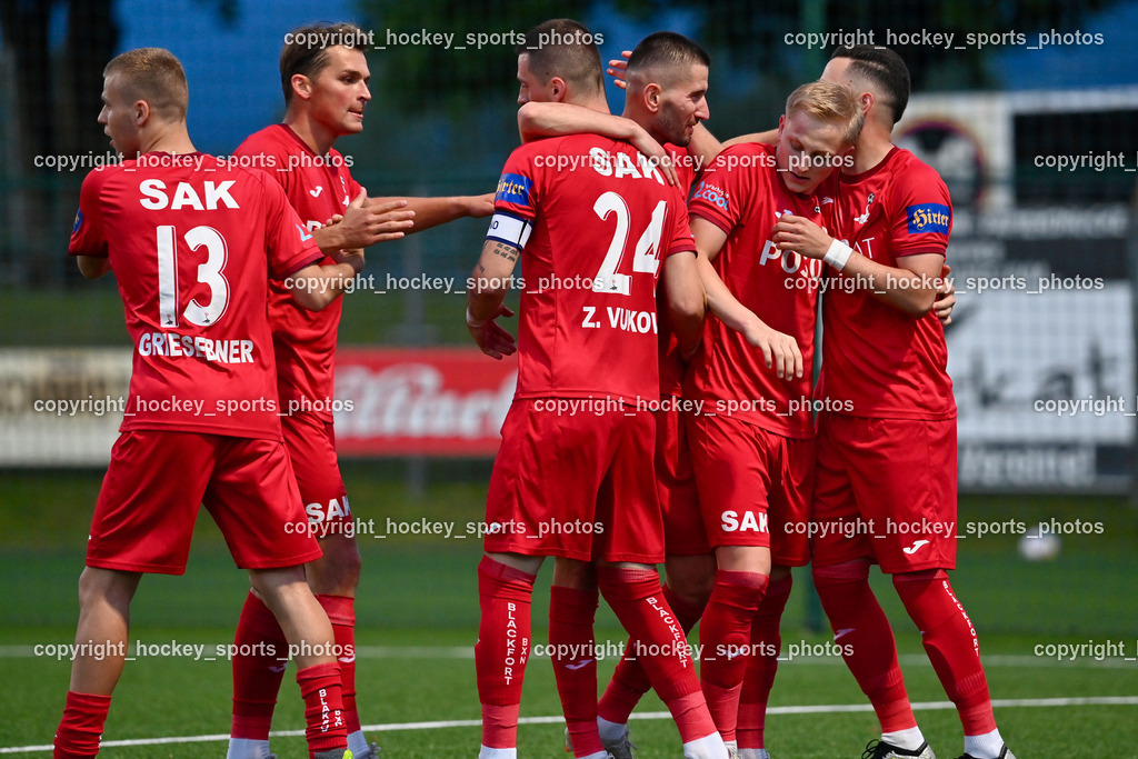 SV Spittal vs. SAK | Jubel SAK Mannschaft, #13 Fabian Griesebner SAK, #24 Zoran Vukovic SAK, #11 Enes Brdjanovic SAK, SV Spittal vs. SAK, SV Spittal vs. SAK am 24.05.2024 in Spittal an der Drau (Goldeck Stadion), Austria, (Photo by Bernd Stefan)