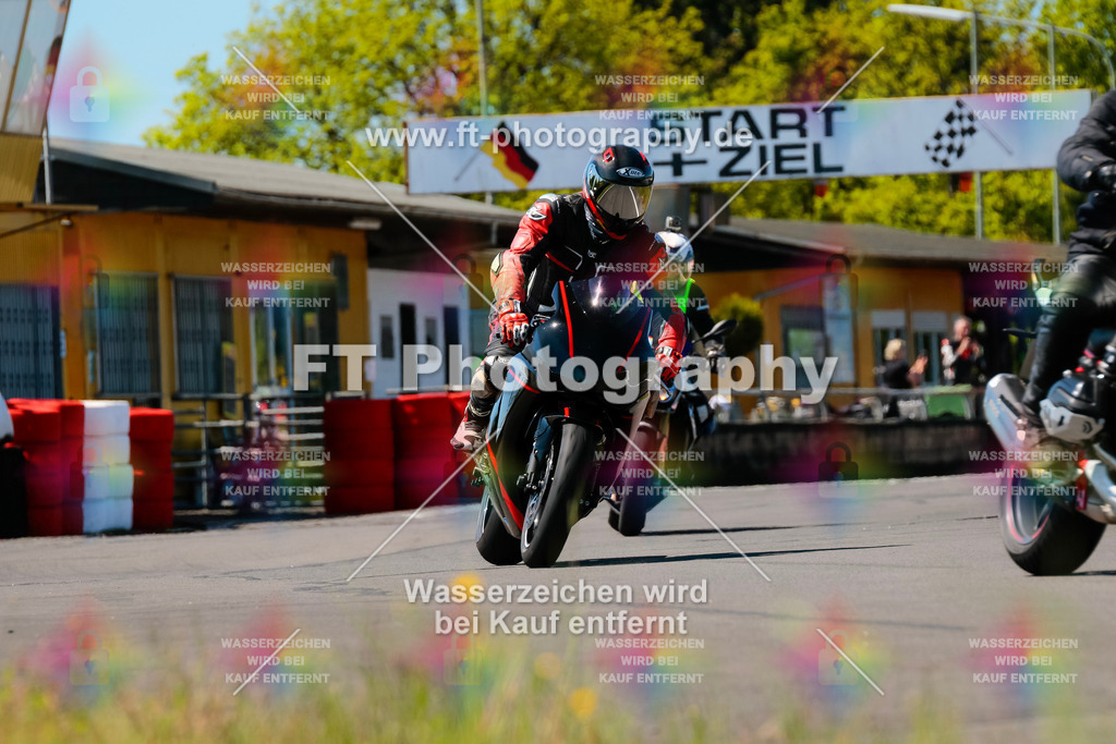 Moto-TeamOBK-22061 | Hier findet Ihr Bilder von Touristenfahrten auf der Nürburgring Nordschleife oder von anderen Veranstaltungen die ich besucht habe. Viel Spass beim Durch Schauen 
