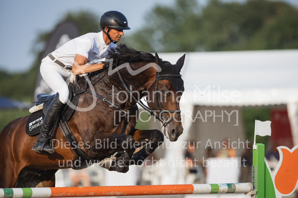 230624_PfSpTa_GroßerPreis-293 | Deine schönsten Turniermomente als professionelle Fotos! Entdecke hochwertige Pferdesport-Fotografie im Online-Shop. Jetzt Fotos finden & bestellen!