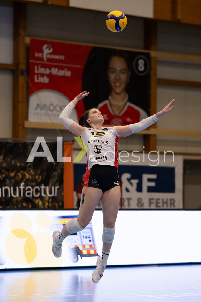 Volleyball I Frauen I Saison 2025-2026 I Volleyball NLA | Women I 1/4 Finals I VC Kanti Schaffhausen - BIWI Volleyball Franches-Montagnes I 21.02.2026 | 12 Coralie Varé (CH) (BIWI VFM) – Außenangriff - Realisiert mit Pictrs.com