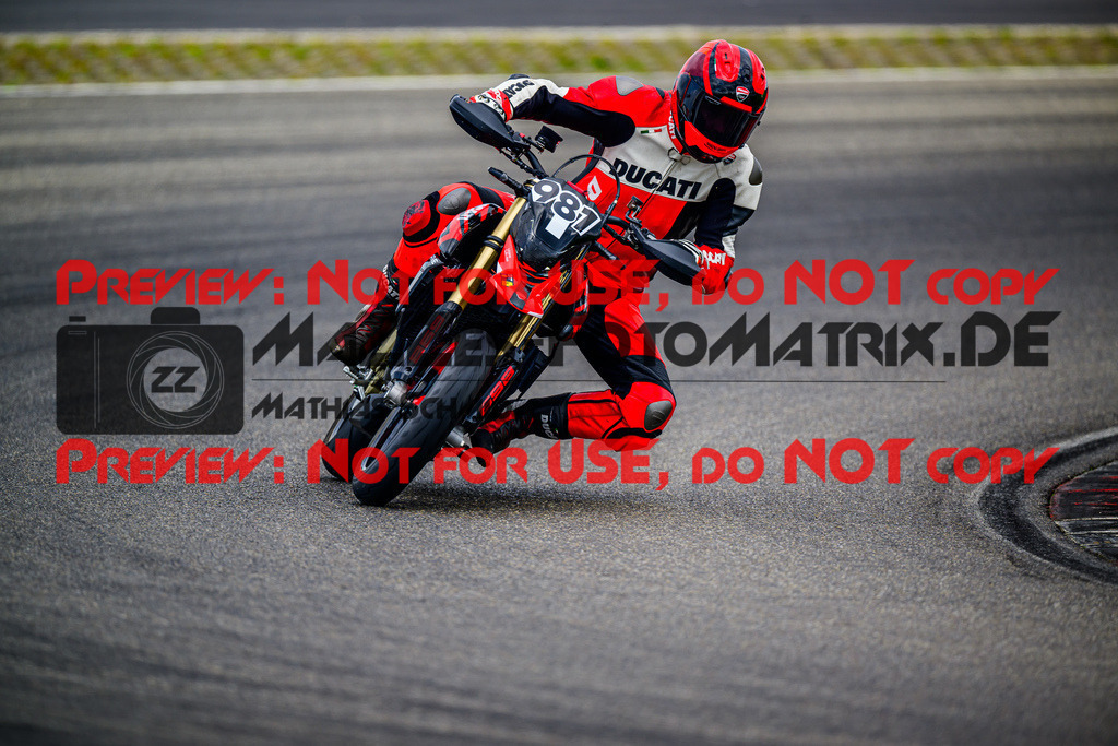 MaZZes_FotoMatrix_240717_6007705_6453 | GELB