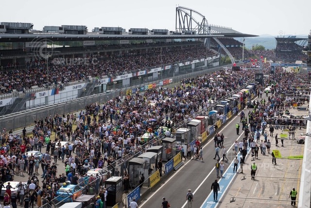 2018405 | Motorsport-Fotografie: DTM, 24h Nürburgring und GT-Action in hochauflösenden Bildern. Entdecke packende Rennmomente & Impressionen direkt aus der Boxengasse. - Realisiert mit Pictrs.com