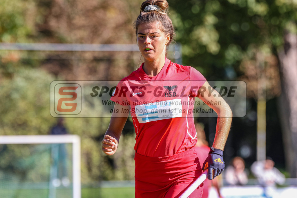 MJ_2022-10-09_Damen_DSD-Braunschweig-69 | Cora Kruft (DSD Düsseldorf #10), DSD Düsseldorf - Eintracht Braunschweig am 9.10.2022 in der Hockeyanlage DSD, Düsseldorf