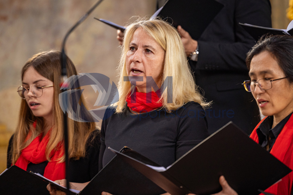 RR5M7808 | Firmung Klagenfurt-Dom 19.05.2024 8 Uhr