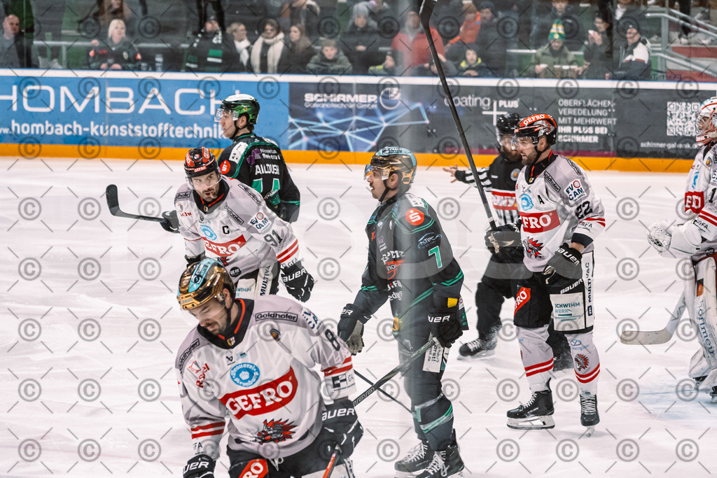 Alligators_vs_Memmingen_05_12_2025-051 | Höchstadt Alligators Fotogalerie: Eishockey-Action aus Franken. Professionelle Spielfotos, Portraits & Stadionbilder zum Download. Jetzt entdecken! - Realisiert mit Pictrs.com