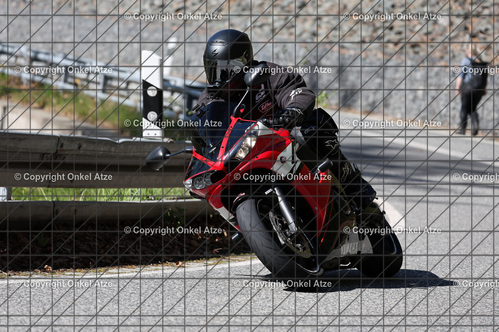 IMG_8399 | Fotograf am Kyffhäuser. Onkel Atze. Kyffhäuser Rennstrecke. Café36. Motorsportfotografie. - Realisiert mit Pictrs.com