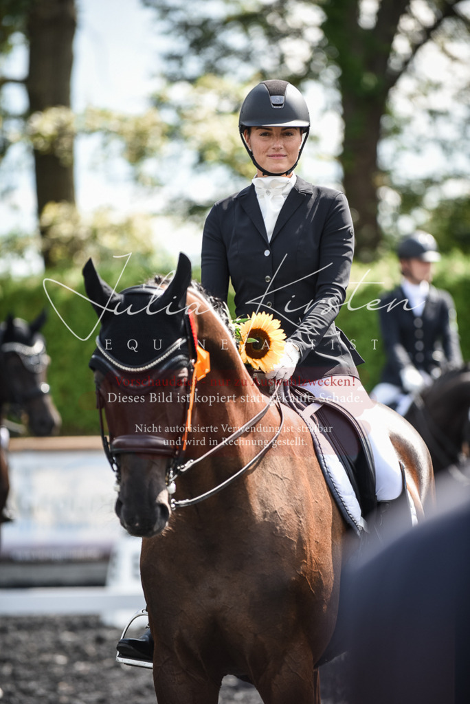 DSC_5144 | Pferde- und Turnierfotografie in Westsachsen. Pferdeportraits, Auftragszeichnungen und intuitive Kunst.