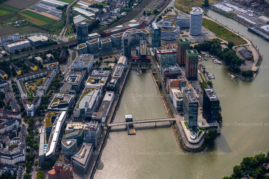 4049368 | Düsseldorf-Hafen, Medienhafen Düsseldorf, ist ein Stadtteil der durch Industrie, Logistik, Gewerbe und Büronutzung geprägt ist