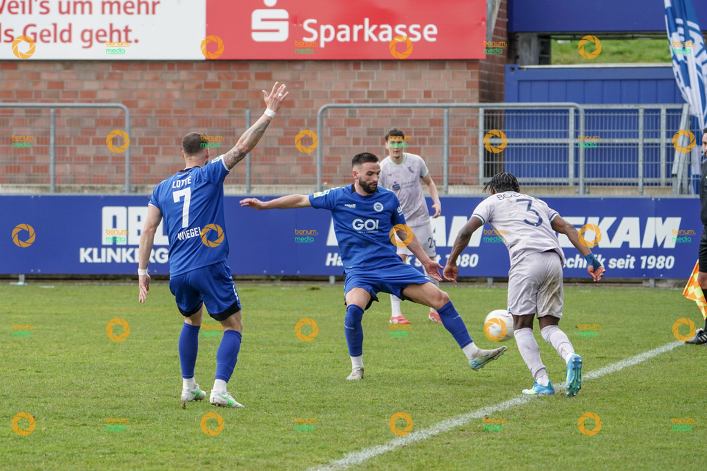 VfL Sportsfreunde Lotte vs. VfL Bochum II U23 - Regionalliga West - 28. Spieltag 2026 | Louis Hiepen, 3Andreas Wiegel, 7Leon Demaj, 28 - Realisiert mit Pictrs.com