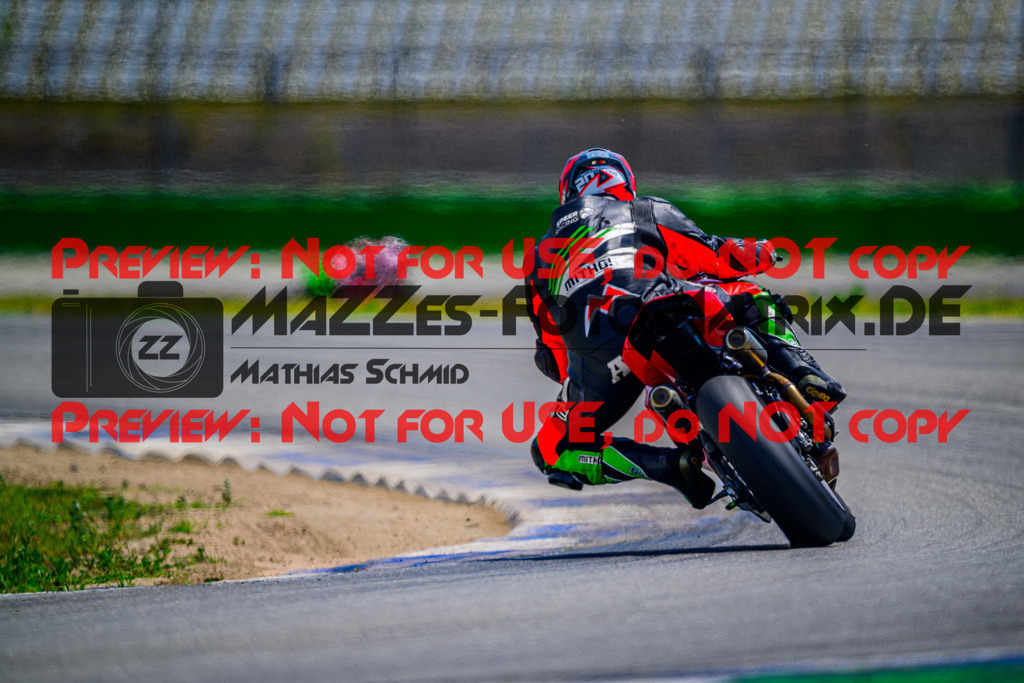 MaZZes_Fotomatrix_20250628_6007705_5605-2 | WEISS