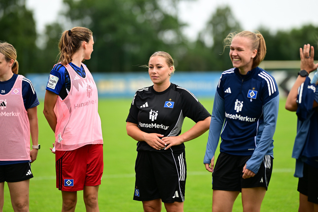 Fußball I Frauen I Saison 2025-2026 I Testspiel I Hamburger SV - Holstein Kiel | Der Sportfotograf. - Realisiert mit Pictrs.com