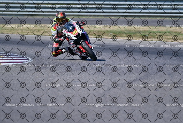 26bt04-0143 | markuskiefer.com - Realisiert mit Pictrs.com