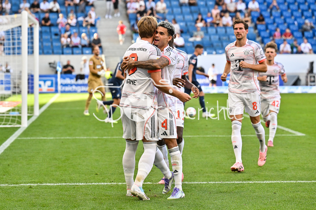 TSG 1899 Hoffenheim - FC Bayern München | Jubel der Bayern nach dem Treffer zum 0-2 durch Harry KANE (FC Bayern Muenchen 9) / Elfmeter / Tor / Torschuetze / Freude / Happy / Bundesliga: TSG 1899 Hoffenheim - FC Bayern München; PreZero-Arena am 20.09.2025 / DFL REGULATIONS PROHIBIT ANY USE OF PHOTOGRAPHS AS IMAGE SEQUENCES AND/OR QUASI-VIDEO