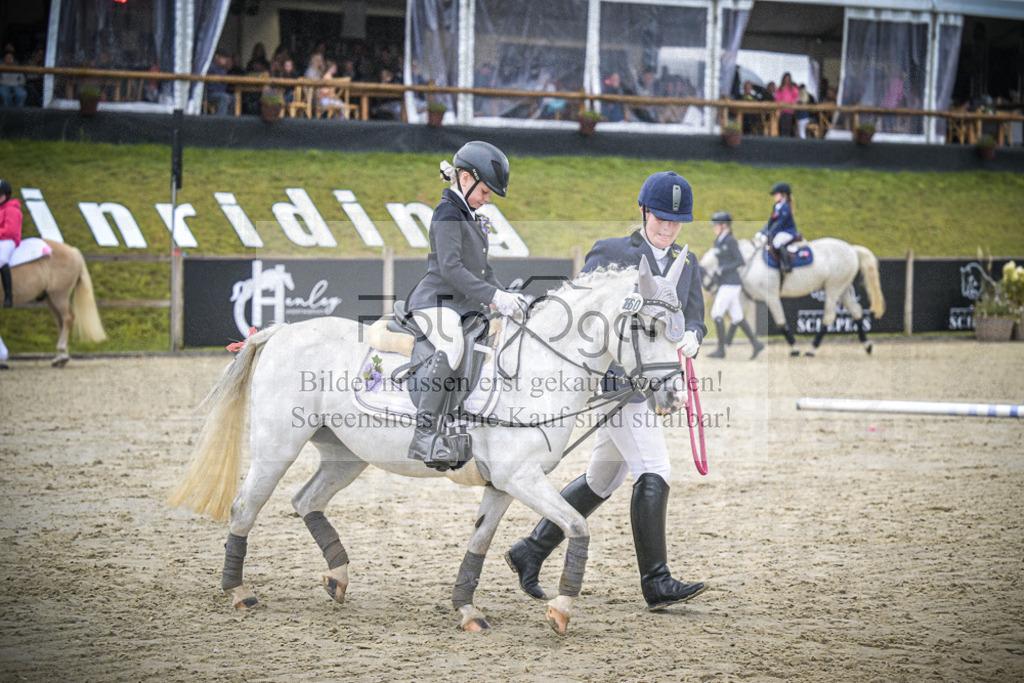 DOS_0150 | Entdecke hochwertige Reitturnierfotos von Foto Oger. Professionell, emotional und authentisch – jetzt Lieblingsmomente im Shop bestellen.Deutschlandweite Turnierfotografie. - Realisiert mit Pictrs.com