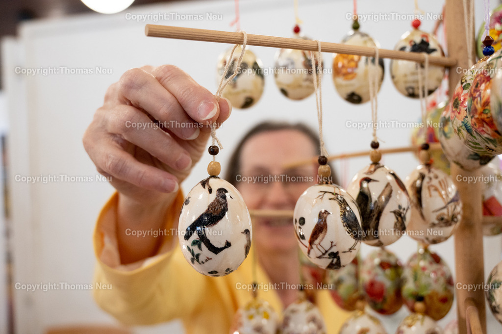 Ostermarkt_Lindenfels__DSC_9567 | bli, Lindenfels, Ostermarkt im und um das Bürgerhaus, Eier die mit der Seviettentechnik gestaltet wurden, ,, Bild: Thomas Neu