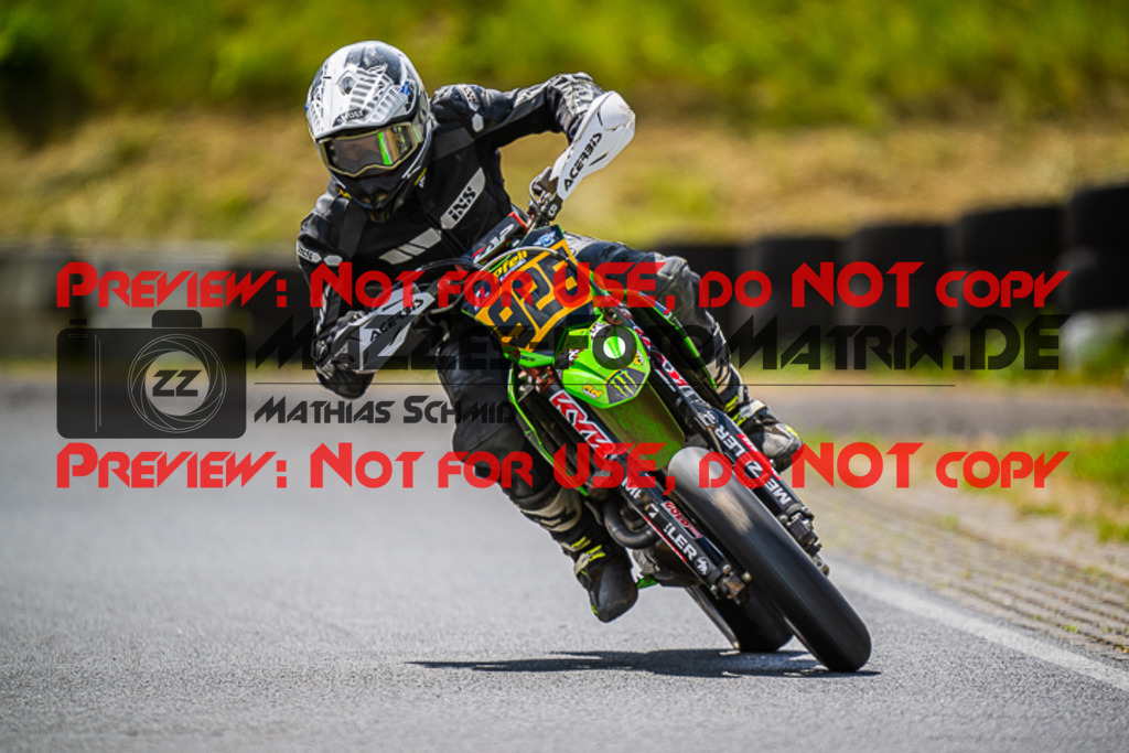 MaZZes_FotoMatrix_220528_1232 | Fotograf Mathias Schmid
Sportfotograf,
Eventfotograf,
Hochzeitsfotograf,
Portraitfotograf