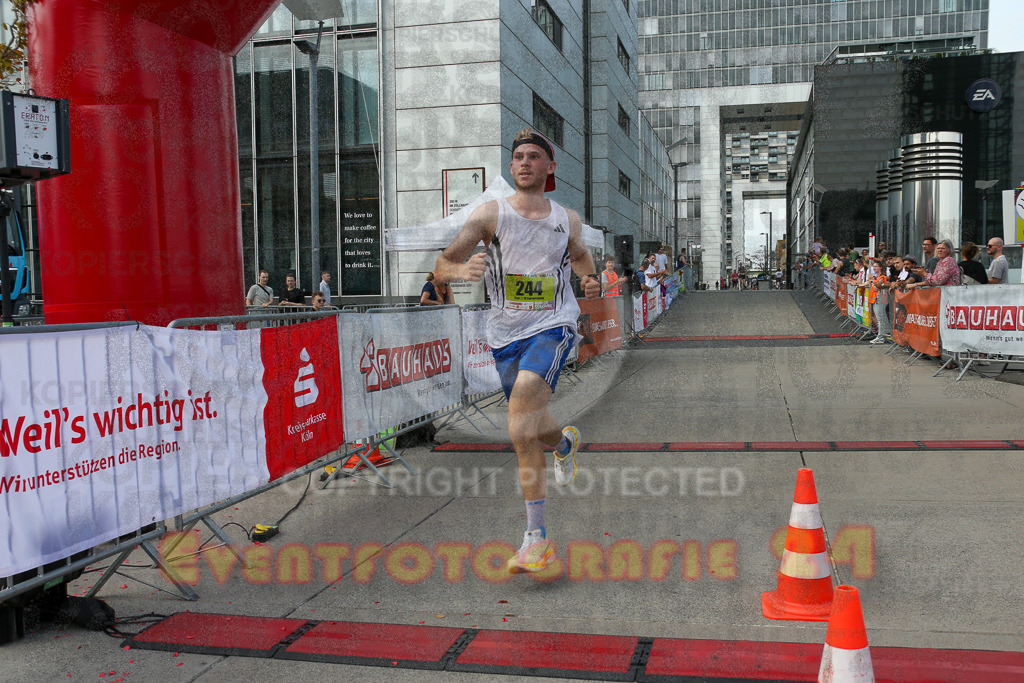 250920_1508_EX1_8426 | Sportfotografie im Rhein-Sieg Kreis, Köln, Bonn, NRW, Rheinland Pfalz, Hessen, etc. Unser Tätigkeitsfeld umfasst den Laufsport vom Volkslauf über den Marathon, Duathlon, Triathon bis zum Ultralauf wie Kölnpfad Ultra oder Schindertrail.