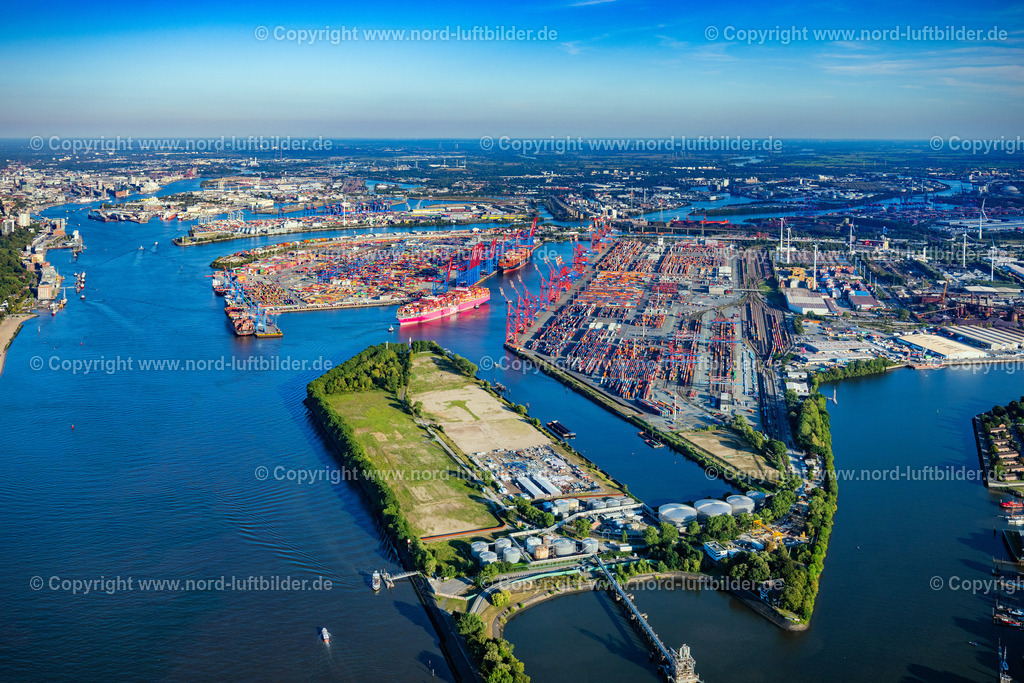 Hamburg_Waltershof_Petroliumhafen_Burchardkai_Eurogate_ELS_3401190925 | HAMBURG 19.09.2025 Hafenanlagen am Ufer des Hafenbeckens Burchardkai der Eurogate im Ortsteil Waltershof in Hamburg, Deutschland. Weiterführende Informationen bei: EUROGATE GmbH & Co. KGaA, KG. // Port facilities on the shores of the harbor of Burchardkai of Eurogate in the district Waltershof in Hamburg, Germany. Further information at: EUROGATE GmbH & Co. KGaA, KG. Foto: Martin Elsen