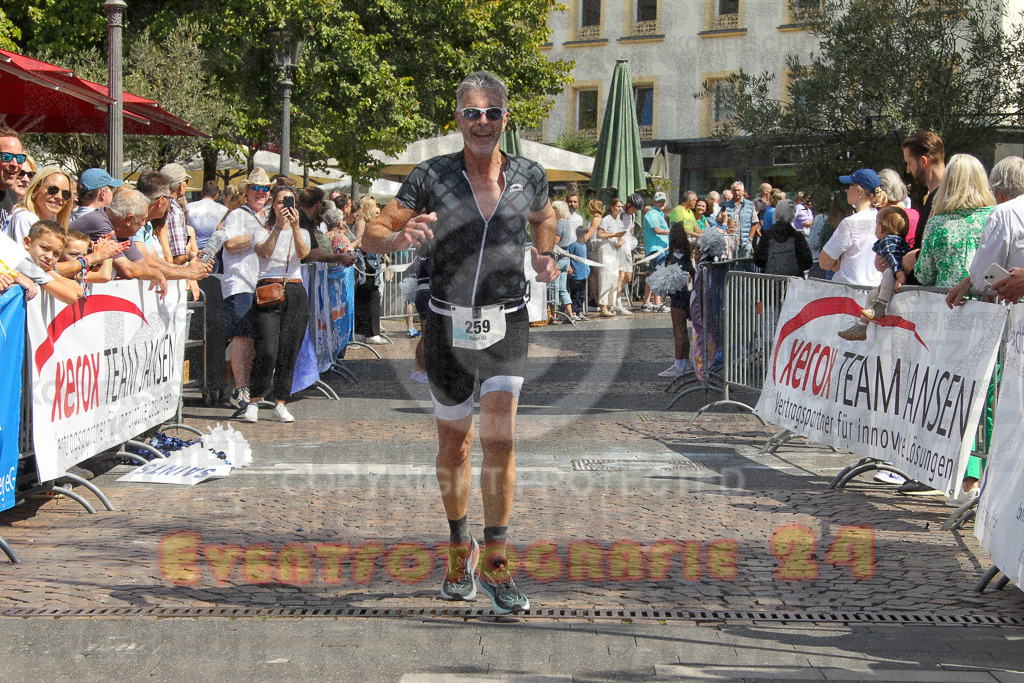 250824_1332_EV4_0336 | Sportfotografie im Rhein-Sieg Kreis, Köln, Bonn, NRW, Rheinland Pfalz, Hessen, etc. Unser Tätigkeitsfeld umfasst den Laufsport vom Volkslauf über den Marathon, Duathlon, Triathon bis zum Ultralauf wie Kölnpfad Ultra oder Schindertrail.