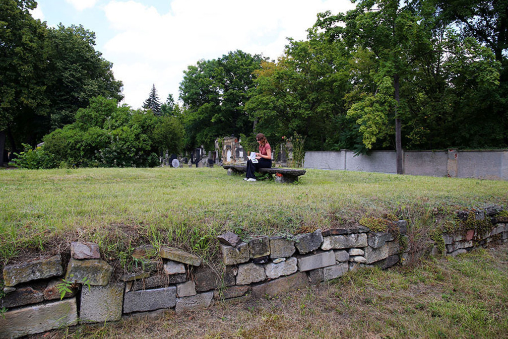 Foto: Leipzig - Alter Israelitischer Friedhof | Das Team hinter BILDLEXIKON LEIPZIG bündelt historische wie aktuelle Informationen über die Stadt Leipzig in Text und Bild auf einer Plattform und stellt diese der interessierten Öffentlichkeit zur Verfügung.
