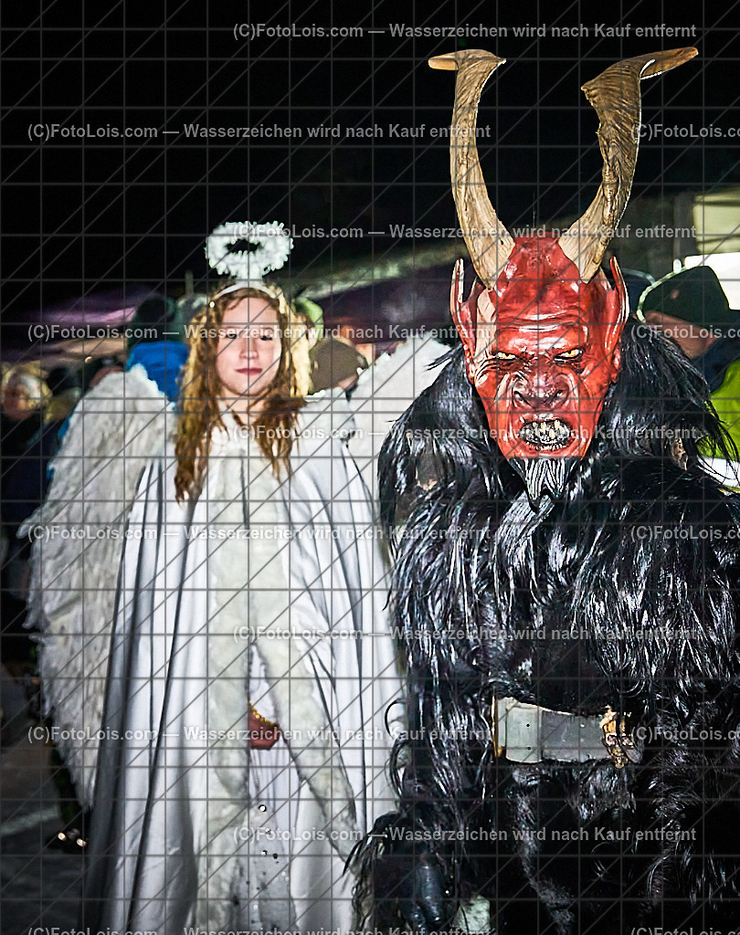 _ALP8431_NACHTderBALLONE_Lackenhof_Gaminger Oetscherteufel | ... mit dem Ballonsportclub Ötscherland aus Wieselburg, der Bergrettung Lackenhof mit einer Schauübung, der Perchtengruppe 'Gaminger Ötscherteufeln' und dem Musikverein Lackenhof, die Ballonfahrer spendeten ihre Gage in diesem Jahr dem schwer verunglückten Gerald Bernreiter alias 'KLEX' der erst nach der ReHa und einem Umbau seines Hauses in Lackenhof frühestens im Mai 2026 wieder nach Hause kommen kann, So 28. Dezember 2025.