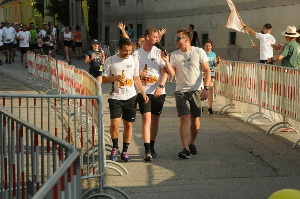 12h Lauf Prambachkirchen | Sport-,  Presse- und Eventbegleitung!
Contact me !
