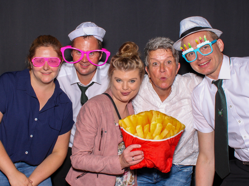 top-top.de-250628-091 | Foto, Video, Fotografie, Videografie, Fotobox, DJ, Discjockey, Musik, Musikbox, Veranstaltung, Photobooth, Amazon, Ebay, Buchtipp, Bestseller, Autor, Verlag, Buch, Wesel, Hamminkeln, NRW, Dinslaken, Rees, Drohne, Hochzeit, Party, Fotobox, Wesel, Fotograf