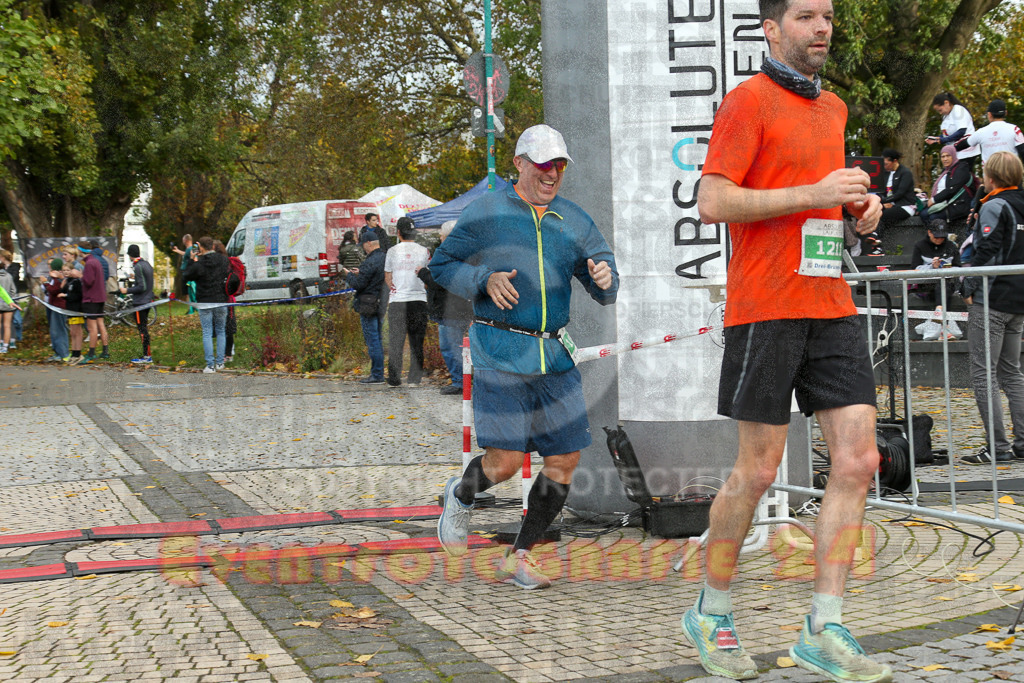 241020_1109_EX1_1247 | Sportfotografie im Rhein-Sieg Kreis, Köln, Bonn, NRW, Rheinland Pfalz, Hessen, etc. Unser Tätigkeitsfeld umfasst den Laufsport vom Volkslauf über den Marathon, Duathlon, Triathon bis zum Ultralauf wie Kölnpfad Ultra oder Schindertrail.