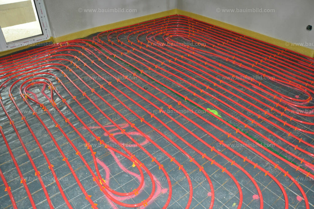 bib-lg16-heizung-0053 | Nach LV-Leistungsgruppen sortierte Detailfotos über den Bau eines Hauses. Alle Hausbau-Bilder direkt vom Urheber und Autor der Website Haus-Selber-Bauen.com