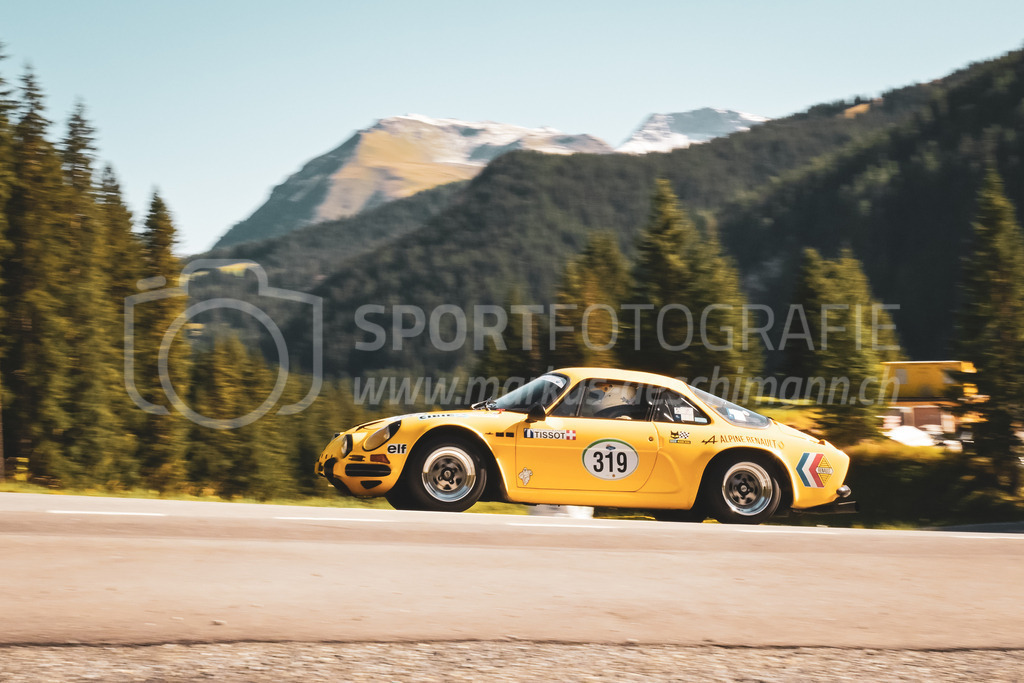 21. Arosa ClassicCar 2025 - 6. =September= 2025 | Markus Michel aus Bremgarten (SUI) in einem Alpine A110 SC aus dem Jahre 1973 mit Startnummer 319 am Arosa ClassicCar 2025 in der Kategorie Classic Trophy..@arosaclassiccar, @arosa.official, #arosaclassiccar, #arosa, #76curves, #classiccarBild: Sportfotografie Markus Aeschimann | www.markus-aeschimann.ch - Realisiert mit Pictrs.com