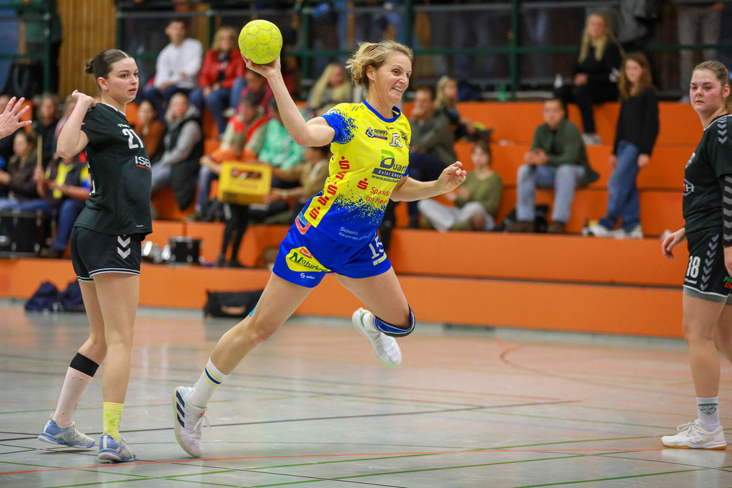 SVN_TvVoerde_021124_079 | Bildergalerie von Sport-Ereignissen aber auch von weiteren spannenden Dingen - nicht nur vom Niederrhein. In Anlehnung an den bekannten Spruch von Hanns Dieter Hüsch heißt das Motto: "Niederrhein ist überall".  - Realisiert mit Pictrs.com