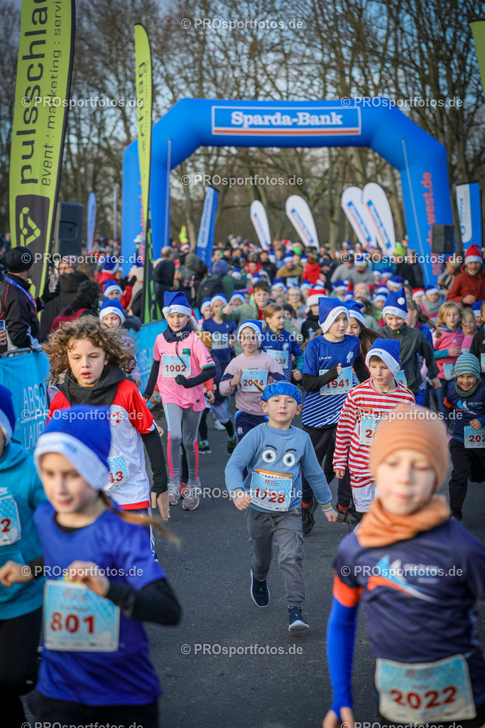 6. Bonner Nikolauslauf; Bonn, 14.12.2025 | Impressionen vom 6. Bonner Nikolauslauf am 14.12.2025 in Bonn (Nordrhein-Westfalen). 