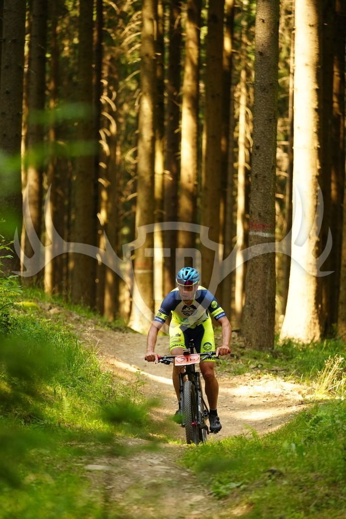 FC102683 | Fotogalerie der Treibjagd im Dunkelwald - Dein MTB Etappenrennen im Erzgebirge - Realisiert mit Pictrs.com