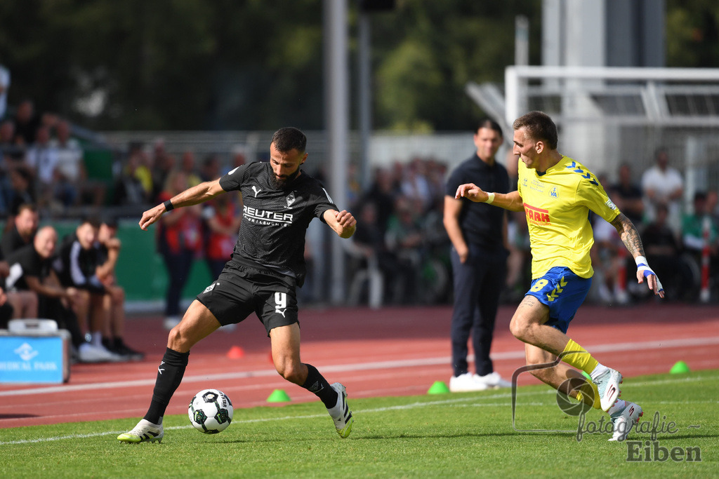 SV Atlas-Delmenhorst-Borussia Mönchengladbach | DFB-Pokal 1. Runde;SV Atlas Delmenhorst (gelb)-Borussia Mönchengladbach (schwarz) am 17.08.2025 in Oldenburg (Marschweg-Stadion), Photo: Philip Eiben 2025 - Realisiert mit Pictrs.com