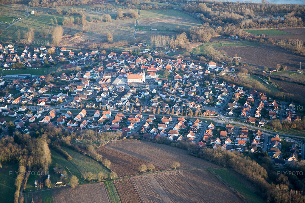 Aerial view: View of the town in Mothern in the state Bas-Rhin, France.Photo: IMG_086036.jpg taken on 02/06/2016 by Werner Riehm/FLY-FOTO.comResolution of the original: 5472 x 3648 px