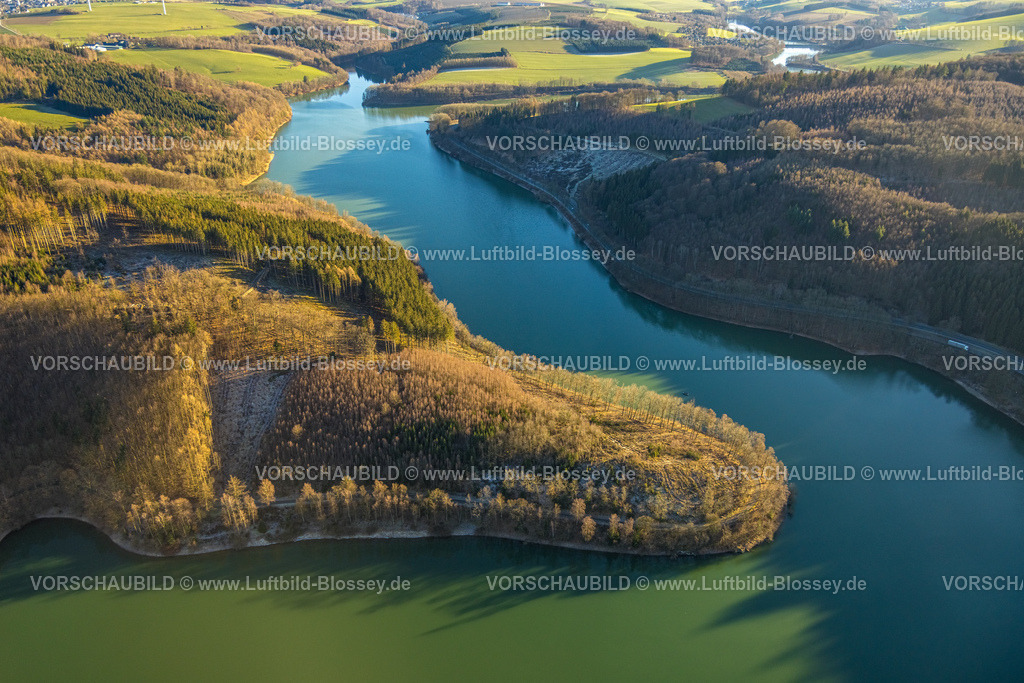 Meschede230205976 | Luftbild, Hennesee Talsperre Stausee in Hügellandschaft, Berghausen, Meschede, Sauerland, Nordrhein-Westfalen, Deutschland