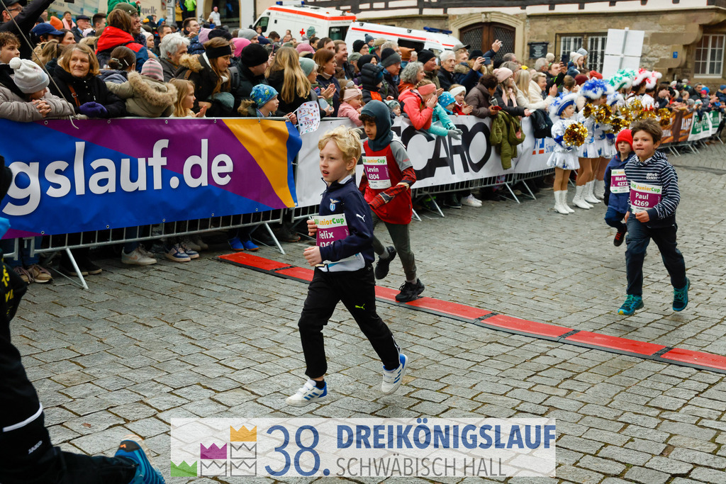 400m AOK Junior Cup | 3 Koenigslauf 2024 400m AOK Junior Cup - Realisiert mit Pictrs.com